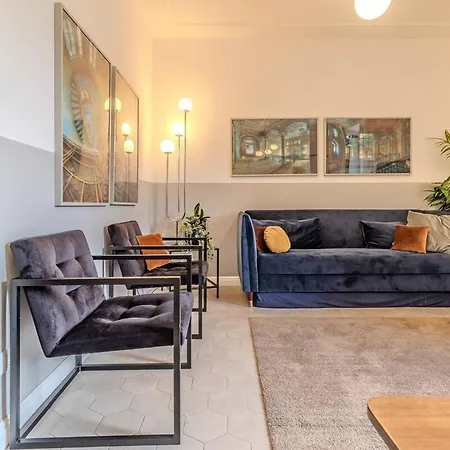 Blue 1 View 2br With Private Parking شقة *