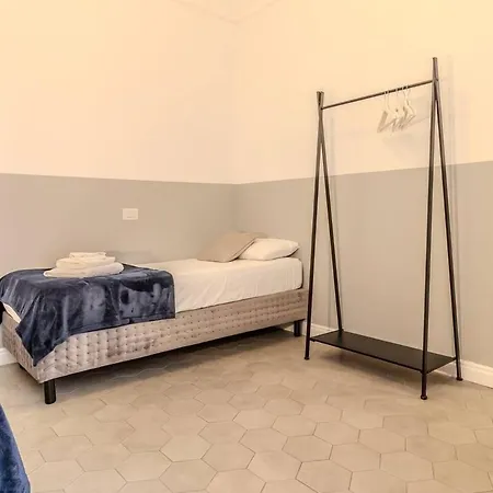 Blue 1 View 2br With Private Parking * كومو
