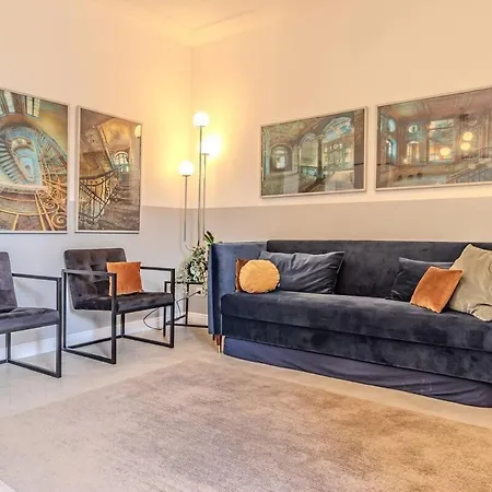 Blue 1 View 2br With Private Parking * Como