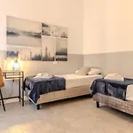 Apartament Blue View 2br With Private Parking Como
