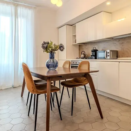 Blue View 2br With Private Parking Apartament Como